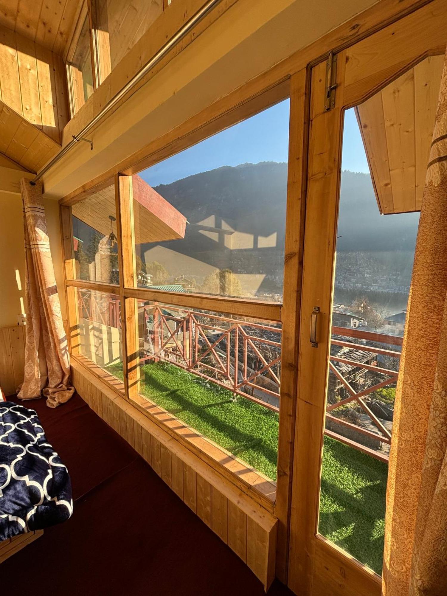 The Pineapple Home Manali  Exterior photo